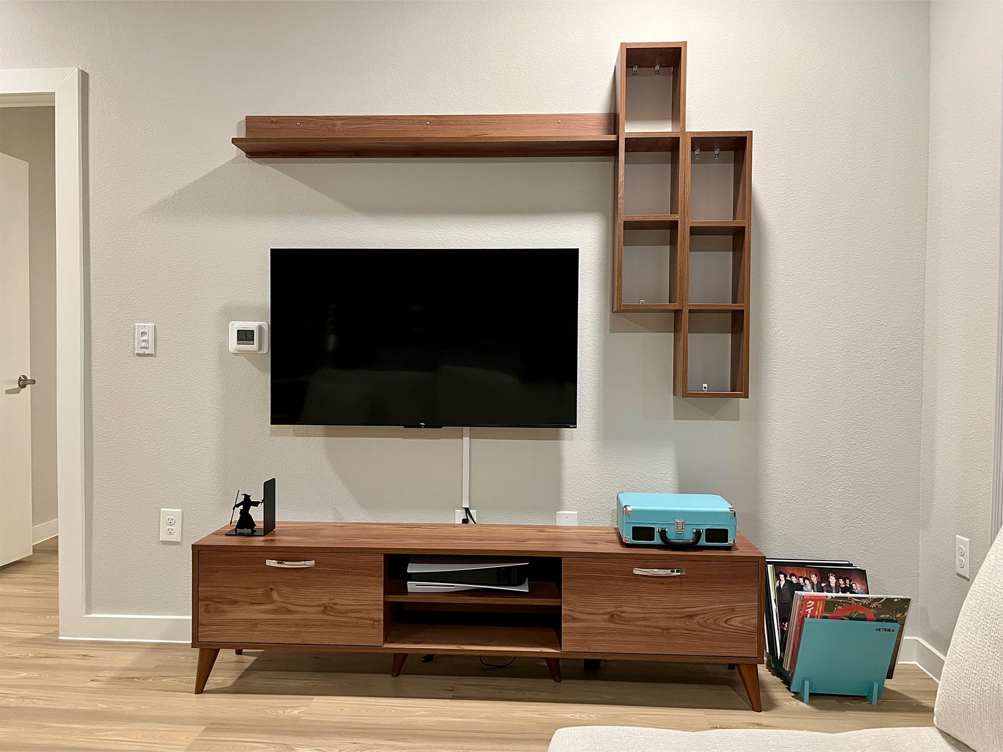 Expert TV mounting and cable concealment services in Austin, TX